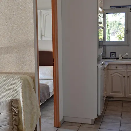 La Lezardiere Apartment *